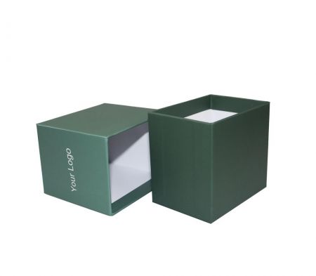 Kotak Kaku dengan Penutup Boleh Tanggal